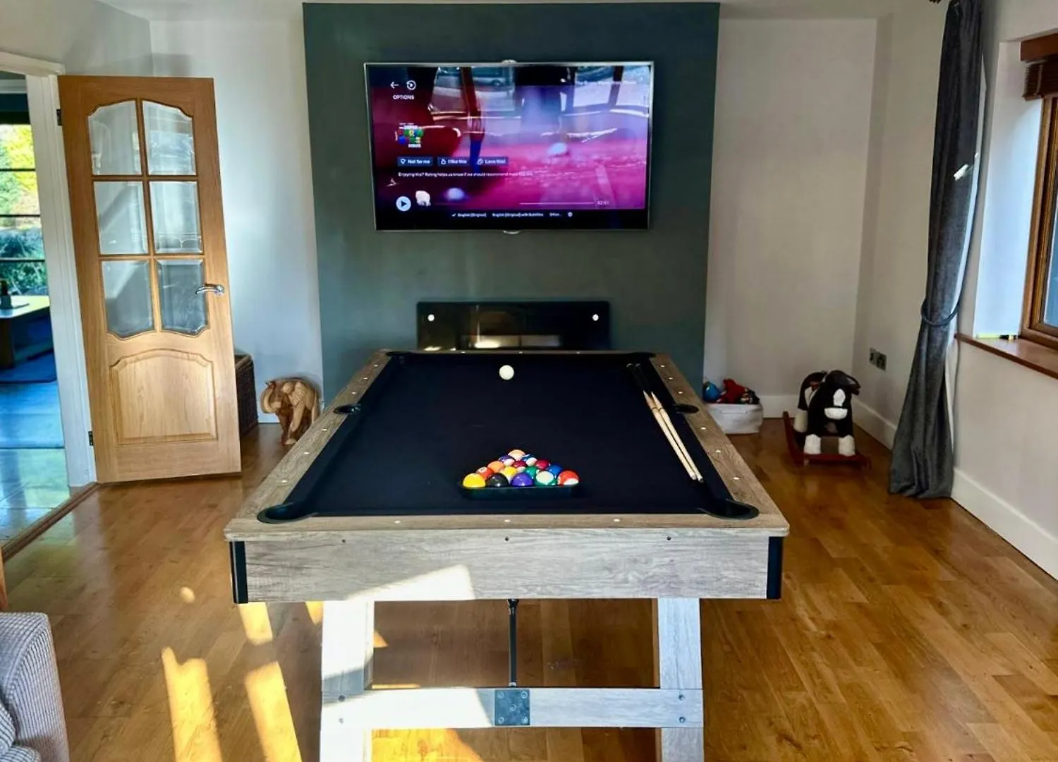 Serene Retreat - Hot Tub - Pool Table - Close To New Forest And Bournemouth Beach - Sleeps 12 Hurn 0*,