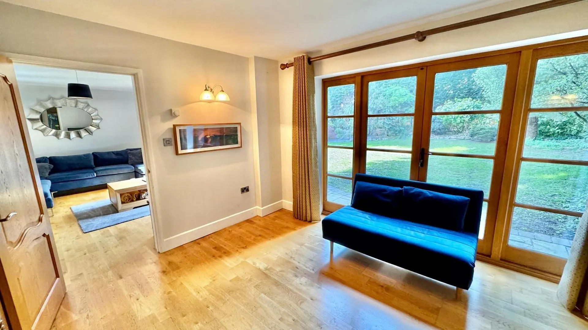 Serene Retreat - Hot Tub - Pool Table - Close To New Forest And Bournemouth Beach - Sleeps 12 Hurn