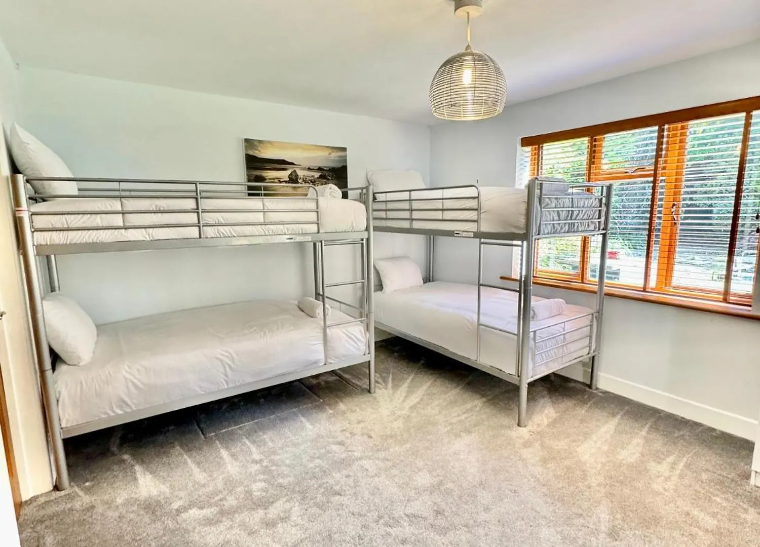 Serene Retreat - Hot Tub - Pool Table - Close To New Forest And Bournemouth Beach - Sleeps 12 Hurn