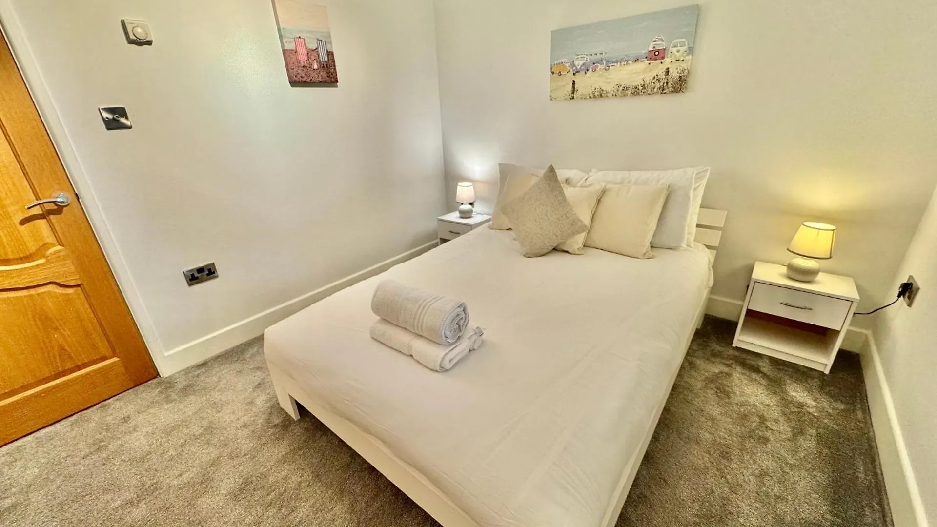 Holiday home Serene Retreat - Hot Tub - Pool Table - Close To New Forest And Bournemouth Beach - Sleeps 12 Hurn United Kingdom