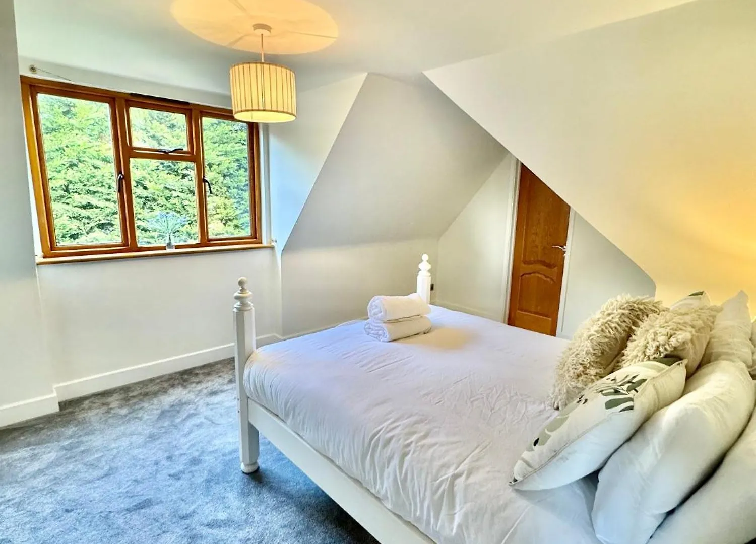 Serene Retreat - Hot Tub - Pool Table - Close To New Forest And Bournemouth Beach - Sleeps 12 Hurn 0*,