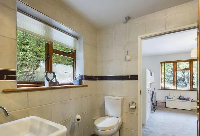 Serene Retreat - Hot Tub - Pool Table - Close To New Forest And Bournemouth Beach - Sleeps 12 Hurn Дом отдыха