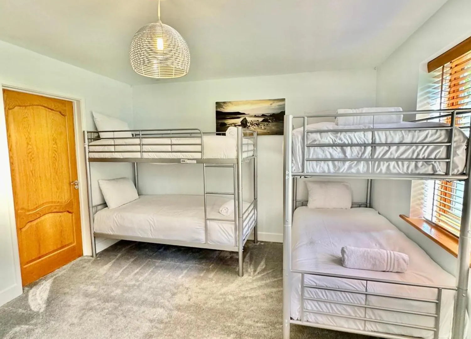 Дом отдыха Serene Retreat - Hot Tub - Pool Table - Close To New Forest And Bournemouth Beach - Sleeps 12 Hurn