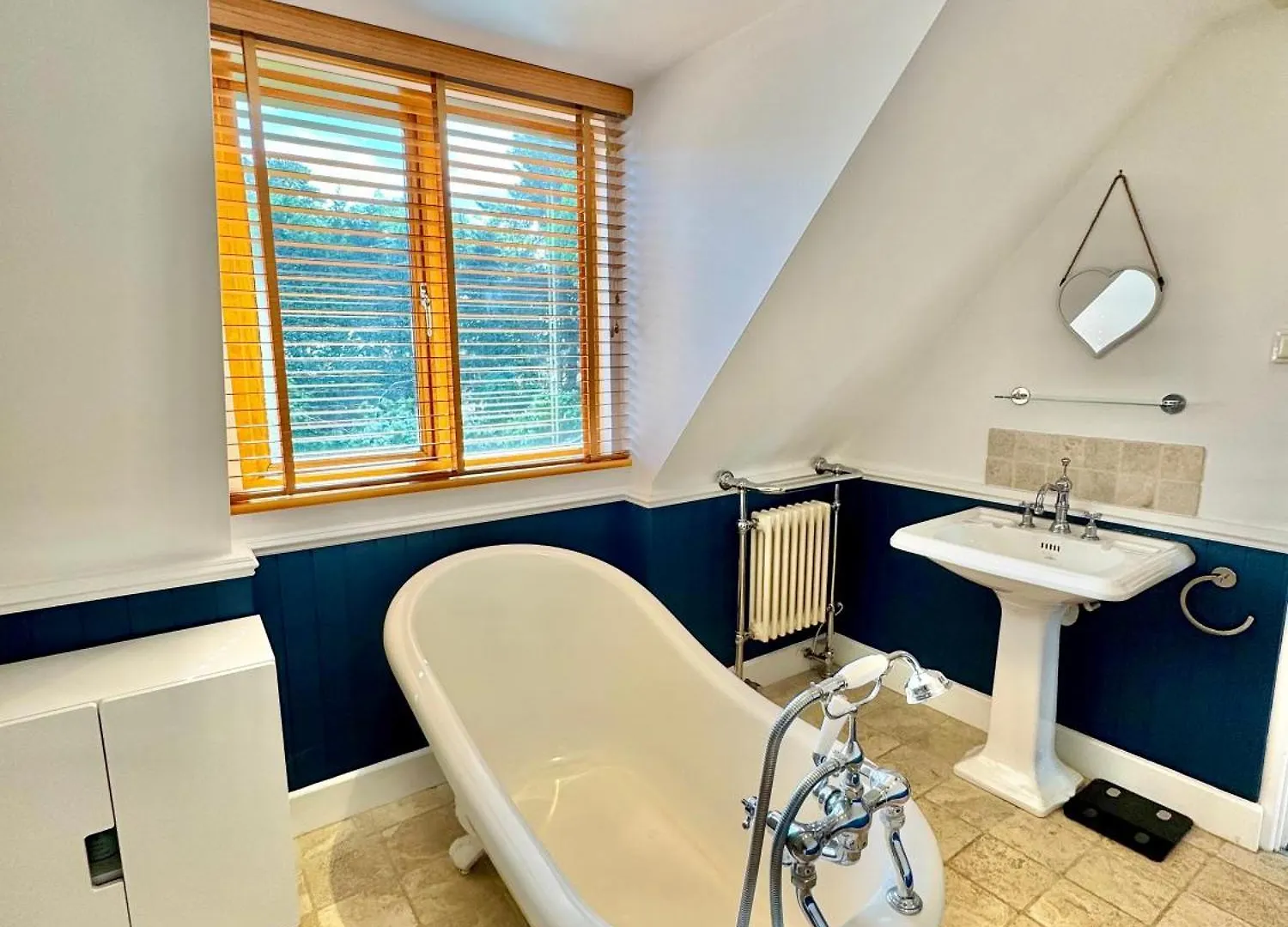 Дом отдыха Serene Retreat - Hot Tub - Pool Table - Close To New Forest And Bournemouth Beach - Sleeps 12 Hurn